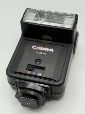 COBRA FLASH UNIT AUTO 210 TESTED WORKING Great for Olympus OM10 20 30 4ti etc - Image 1 of 4