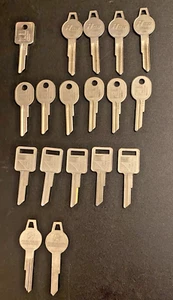 Vintage Ilco Sortiment Schlüsselrohlinge für American Motors / Chrysler - 18 Stück - Bild 1 von 1