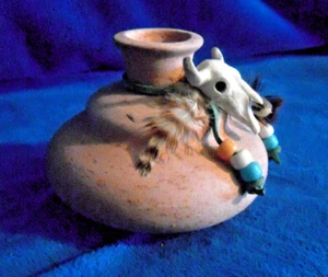 SouthWestern Mini Vase w/ Mini Cow Skull & Feather - Picture 1 of 3