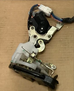 92-96 LEXUS ES300 REAR DRIVER LEFT SIDE DOOR LOCK LATCH ACTUATOR OEM - Picture 1 of 1