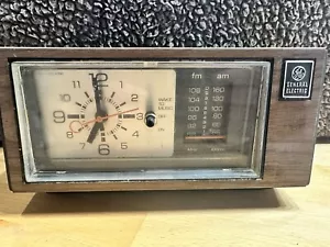 Vintage General Electric GE Dial Alarm Clock Am/FM Radio Model 7-4550C. Works. - Picture 1 of 8