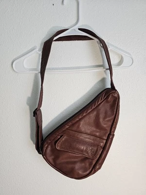 L.L. Mochila bandolera de cuero marrón Bean AmeriBag Foto 1 de 4