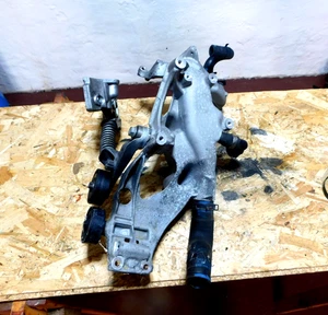 MERCEDES-BENZ A W176 Motorhalter links AC46200 2.0 Benzin 135kw 2016 27112823 - Bild 1 von 3