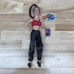 Mini muñeca deportiva Galoob Spice Girls on Tour 1998 con accesorios pegatinas - Imagen 1 de 8