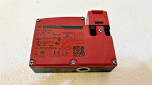 Telemecanique XCSTE7512 Safety Limit Switch NEW OPEN BOX - Picture 1 of 9