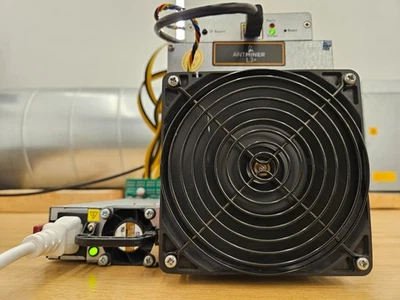 Bitmain Antminer L3+ 504 MH/s LTC/Doge Scrypt ASIC Miner inc 1,200w power supply - Image 1 of 4