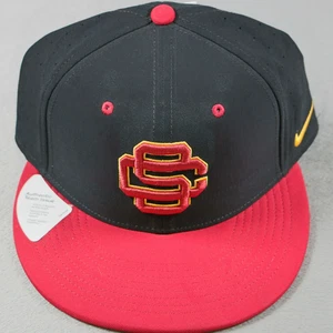 Cappello Nike Uomo USC Trojans Nero Dri-FIT Aero True Baseball Fitted Taglia 7/18 - Foto 1 di 13