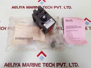 Rexroth 2ma-1a p58719 3 way pilot air valve - Picture 1 of 5