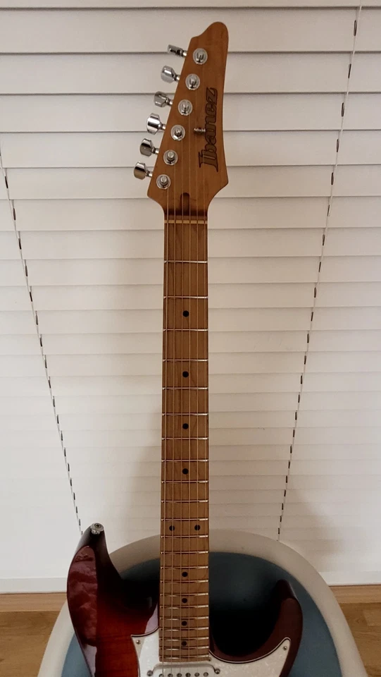 Ibanez az224f btb, traste sin estatinas, mástil de arce tostado. Foto 1 de 4
