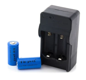 Kingwei 16340 Digital Ladegerät+2x 1200mAh CR123A 3,7V Akkus BRC Wiederaufladbar - Picture 1 of 3