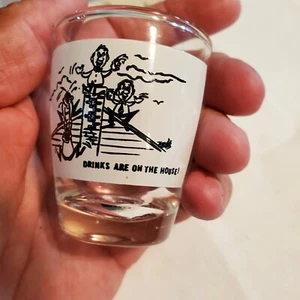 3 vasos de chupito de colección para hombres en trajes abajo de la escotilla barro en el ojo bebidas en casa - Imagen 1 de 5