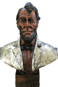 Abraham Lincoln Interesting Resin Unsigned Figurine Bust size 6" High - Picture 1 of 5
