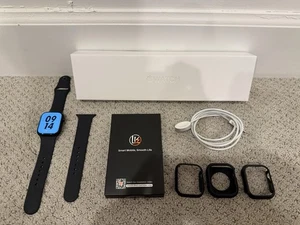 Apple Watch Series 8 45 mm | Aluminium minuit | GPS UNIQUEMENT avec accessoires - Photo 1 sur 14