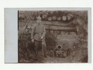 AK 1 WK Echtfoto Soldat Kanone Gewehr 1914 Bunker Unterstand - Bild 1 von 2
