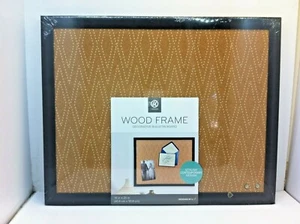 U Brands Kork Pinnwand 16 x 20 cm schwarz Holzrahmen stilvolles Design NEU  - Bild 1 von 4