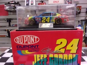 Jeff Gordon #24 DuPont 1999 Monte Carlo 1:24 scale Revell NASCAR - Picture 1 of 5