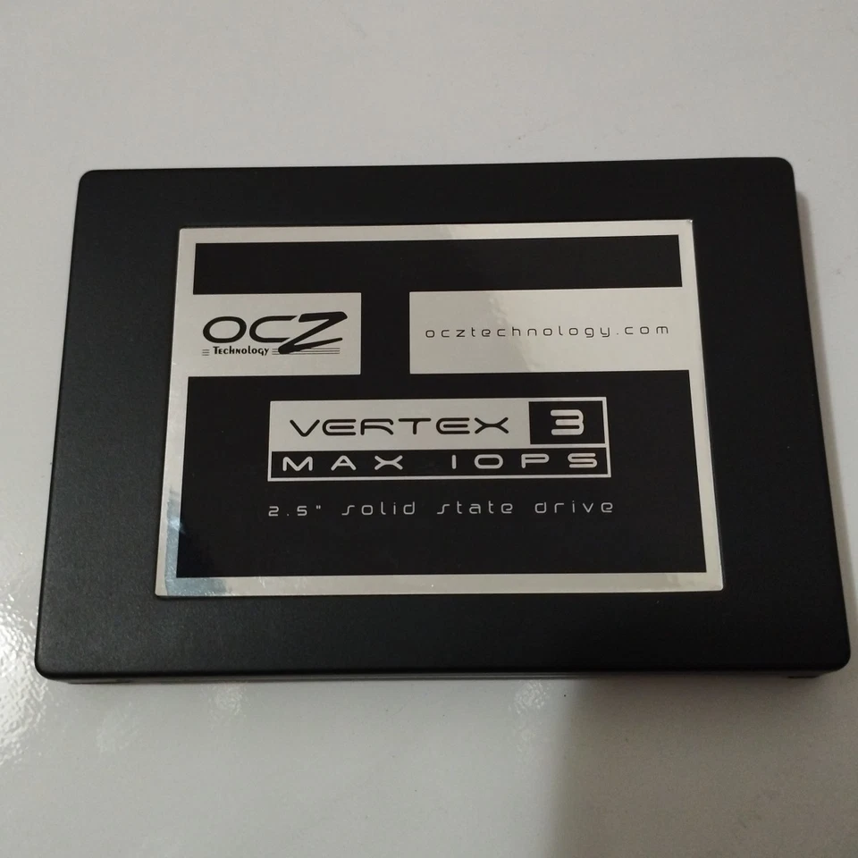 OXZ 120GB SATA III Vertex 3 Max IOPS 2.5 SSD (VTX3MI-25SAT3-120G) - Image 1 of 3