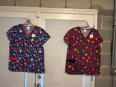 B SCRUBS TOP HEART/Owl WOMENS SIZE L COTTON BLEND - Image 1 of 3