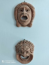 Coppia maschere allegoriche in terracotta siciliane pottery visi facce greco