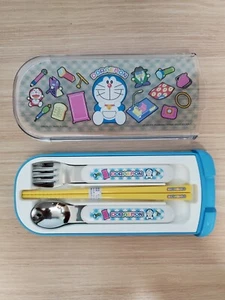 Made in Japan Bandai Doraemon Forchetta Cucchiaio Bacchette Posate Set Stoviglie 16,5 cm - Foto 1 di 7