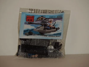 Combat Zone Series Type Buildable Mini-Figure Set Assault Boat & Sailor - Picture 1 of 2