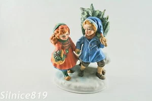 Avon Christmas memories series 1981 Porcelain Figurine NIB - Picture 1 of 4