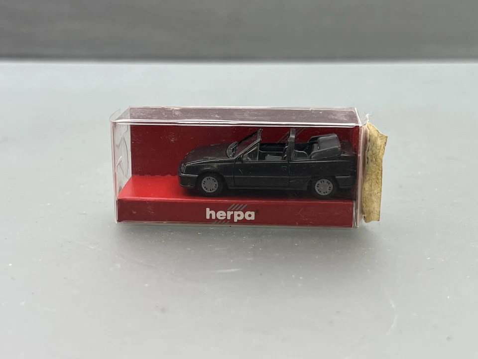 1:87 HERPA 030588 Opel Kadett CAbrio II 2 T 0151 - Bild 1 von 1