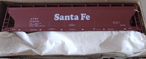 Accurail 2002.4 HO Santa Fe ACF Covered Hopper Car #314938 Kit - Picture 1 of 1