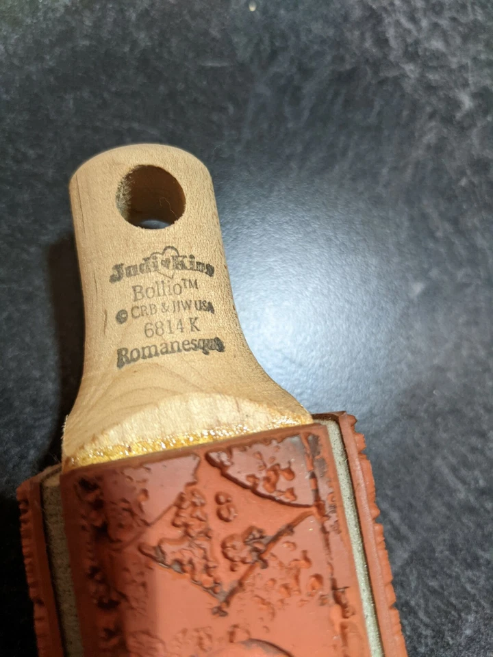 Usado en excelente estado! RARO! Rodillo cuadrado de sello de goma de madera Judikins Bollio románico 6814K Foto 1 de 4