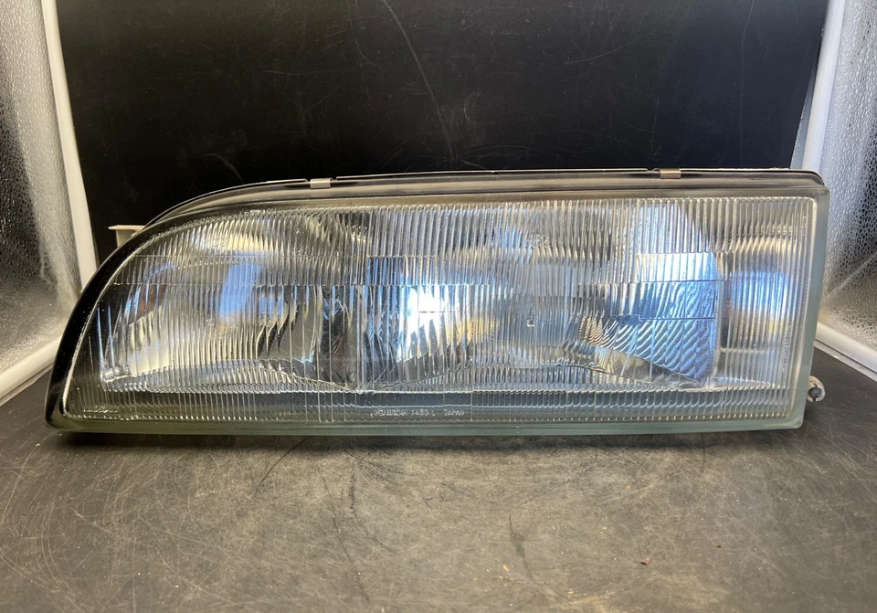 1994-1996 Infiniti Q45 OEM Drivers Side Headlight Lamp Housing Assembly 1480R - Image 1 of 4