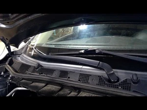 2013-2016 CX-5 Right Wiper Arm 1562692 - Picture 1 of 10
