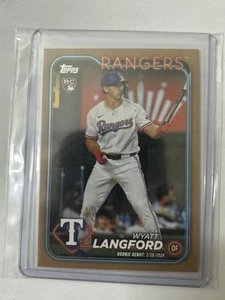 2024 Topps Update Series - Rookie Debut Wyatt Langford #US341 Gold /2024 (RC) - Picture 1 of 2