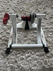 Elite Qubo Power Fluid bike trainer - Picture 1 of 3