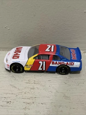 Michael Waltrip #21 Band-Aid Monte Carlo Racing Champions 1:64 NASCAR 1996 - Изображение 1 из 4