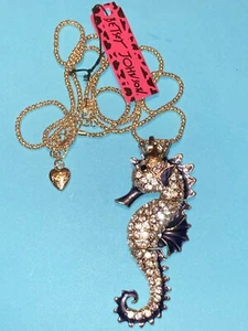 Betsey Johnson Rhinestone Crystal Seahorse Necklace Black Sea Horse Jointed - Imagen 1 de 4