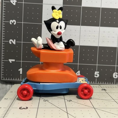 Figura de acción Animaniacs Dot Warner Skateboard Yunque Juguete McDonald's Foto 1 de 4