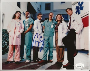 George Clooney REAL early hand SIGNED Cast ER Photo JSA COA Autographed Ocean's - Picture 1 of 2
