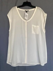 Camicia nuova senza etichette taglia L Eileen Fisher beige 100% seta chiffon bottoni tasca anteriore nuova - Foto 1 di 1