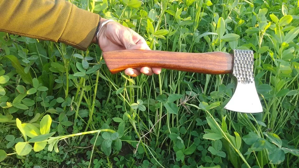 Hacha vikinga de hacha de camping pequeña de 12 pulgadas, funda de cuero mango de madera rosa mini hacha Foto 1 de 1