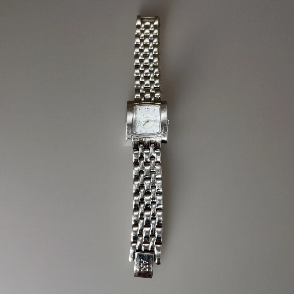 Reloj Pulsera Anne Klein Cuarzo Plateado V121E Funciona Con Batería Nueva Foto 1 de 4
