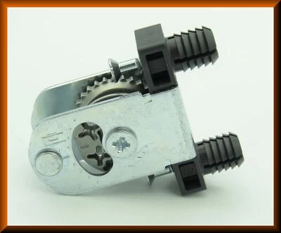 2 x Nobilia Nolte kitchen front holder front mounting front connection bracket - Image 1 of 4