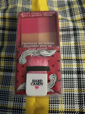 Bronceador de rubor Hard Candy Fox in a Box FacePowder compacto #396 Hot Flash Foto 1 de 2