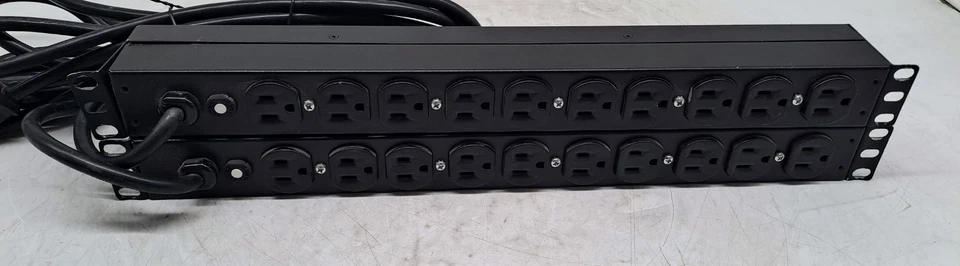 Lot of 2 APC AP9562 basic Rack Mount PDU 10 Outlets 1U - Image 1 of 4