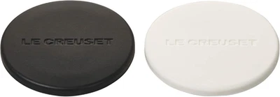 Le Creuset Juego de 2 Tapas de Molino, Blanco y Negro, 12" Foto 1 de 4