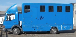MERCEDES 815L 7.5 tonne HORSEBOX. Stalled for 4. MOT to March 2026. Reg 2004 - Picture 1 of 16
