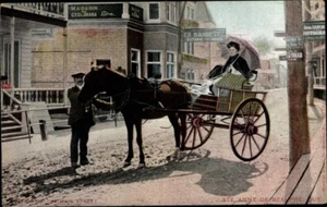 c.1910s Ste. ANNE DE BEAUPRÉ, QUÉBEC, Main Street, Horse Driven Coach; Mint - Bild 1 von 2