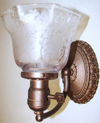 Antique Wall Sconce 1920’s an Acid Etched shade Ornate Art Deco  Nice Condition - Image 1 of 4