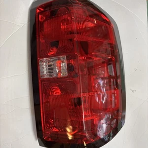 Tail Light Assembly Comp Chevrolet Silverado 1500 2500 2016-2019 Right Passenger - Picture 1 of 9