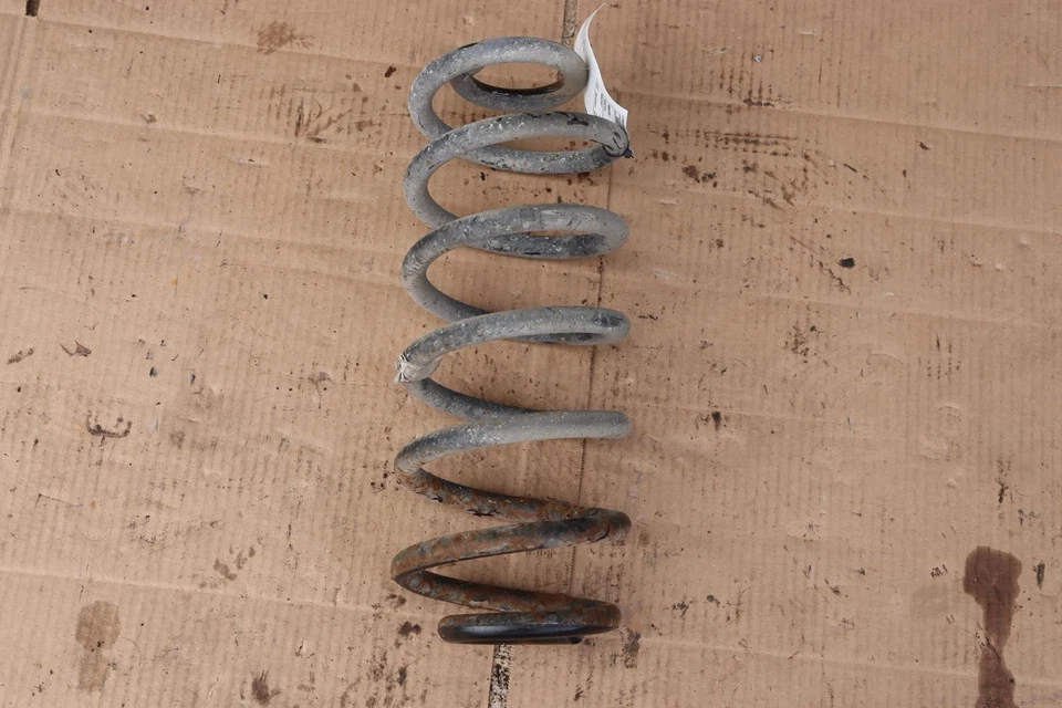 Chevrolet/GMC 2015-2020 Suburban tracción trasera suspensión helicoidal resorte OEM Foto 1 de 4