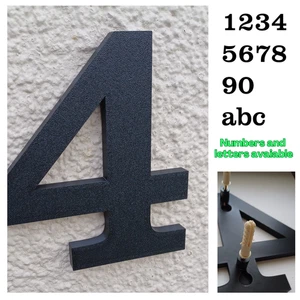 Moderne 3D Hausnummer mit versteckten Befestigungen - elegante schwarze matte Oberfläche - Bild 1 von 7